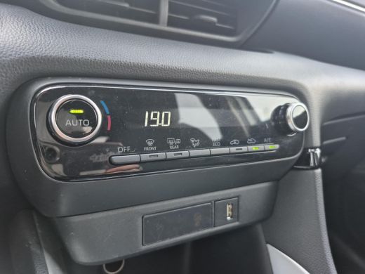 Toyota Yaris 1.5 Hybrid Dynamic | Navigatie | Apple CarPlay/Android auto | Achteruitrijcamera | Dodehoekdetectie ActivLease financial lease