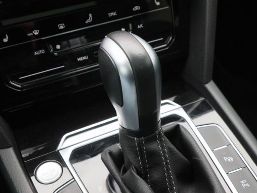 Volkswagen Arteon 1.4 TSi 218 Pk Automaat eHybrid R-Line Business | Full LED | Panoramadak | Trekhaak | Adaptive Cr... ActivLease financial lease