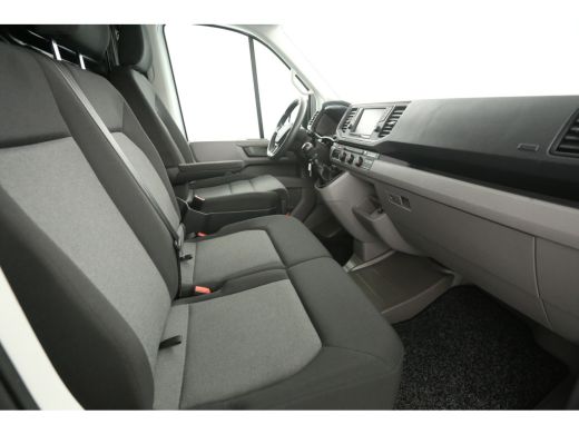 Volkswagen Crafter 2.0 TDI L3H2 | 140PK | Airco | Cruise | Trekhaak | 3 Zits | Navi | Carplay | Parkeersens. ActivLease financial lease