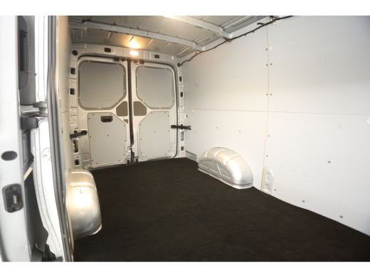 Volkswagen Crafter 2.0 TDI L3H2 | 140PK | Airco | Cruise | Trekhaak | 3 Zits | Navi | Carplay | Parkeersens. ActivLease financial lease