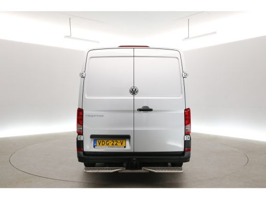 Volkswagen Crafter 2.0 TDI L3H2 | 140PK | Airco | Cruise | Trekhaak | 3 Zits | Navi | Carplay | Parkeersens. ActivLease financial lease