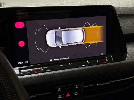 Volkswagen Golf 1.4 eHybrid GTE 245Pk Automaat (APPLE CARPLAY, GROOT NAVI, GETINT GLAS, KEYLESS, SPORTSTOELEN, PA... ActivLease financial lease