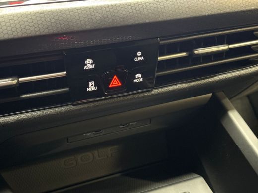 Volkswagen Golf 1.4 eHybrid GTE 245Pk Automaat (APPLE CARPLAY, GROOT NAVI, GETINT GLAS, KEYLESS, SPORTSTOELEN, PA... ActivLease financial lease