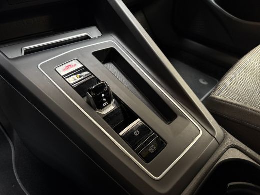 Volkswagen Golf 1.4 eHybrid GTE 245Pk Automaat (APPLE CARPLAY, GROOT NAVI, GETINT GLAS, KEYLESS, SPORTSTOELEN, PA... ActivLease financial lease