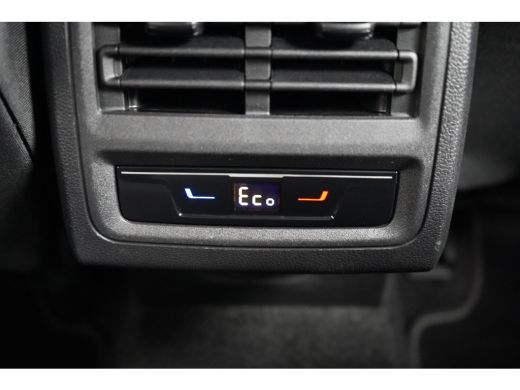 Volkswagen Golf 1.4 eHybrid Style | Achteruitrijcamera | Cruise Control | Stoelverwarming voor | Apple Carplay & ... ActivLease financial lease