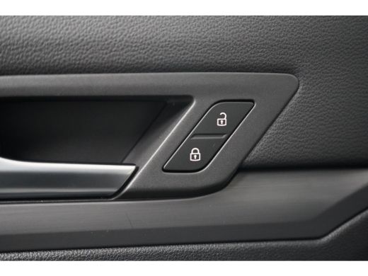 Volkswagen Golf 1.4 eHybrid Style | Achteruitrijcamera | Cruise Control | Stoelverwarming voor | Apple Carplay & ... ActivLease financial lease