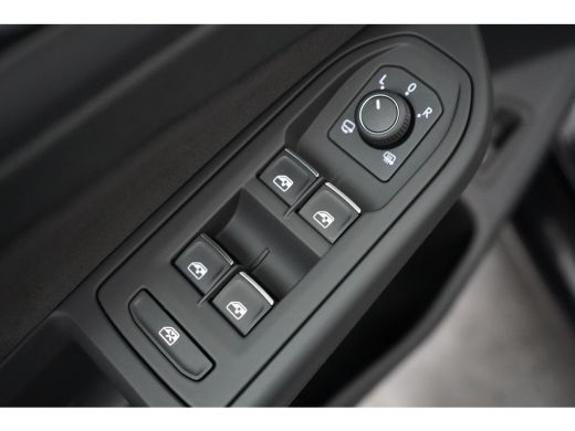 Volkswagen Golf 1.4 eHybrid Style | Achteruitrijcamera | Cruise Control | Stoelverwarming voor | Apple Carplay & ... ActivLease financial lease