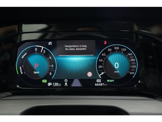 Volkswagen Golf 1.4 eHybrid Style | Achteruitrijcamera | Cruise Control | Stoelverwarming voor | Apple Carplay & ... ActivLease financial lease