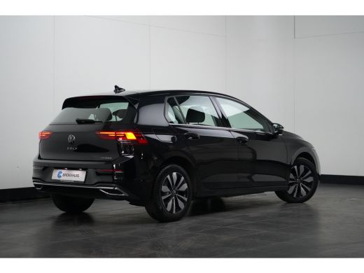 Volkswagen Golf 1.4 eHybrid Style | Achteruitrijcamera | Cruise Control | Stoelverwarming voor | Apple Carplay & ... ActivLease financial lease
