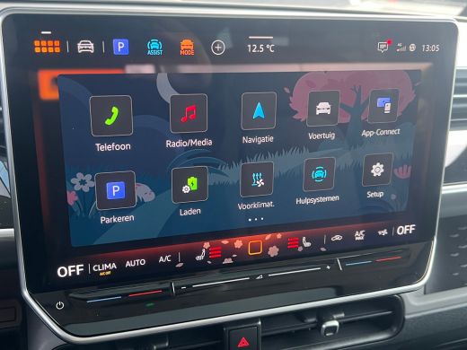 Volkswagen ID. Buzz Pro Bulli Limited Edition 86 kWh LWB 7p. | Trekhaak | Glazen Dak | Sluithulp | 7 persoons | Two-T... ActivLease financial lease