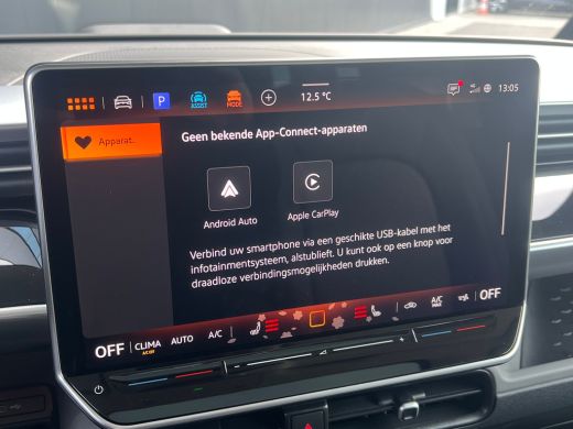 Volkswagen ID. Buzz Pro Bulli Limited Edition 86 kWh LWB 7p. | Trekhaak | Glazen Dak | Sluithulp | 7 persoons | Two-T... ActivLease financial lease