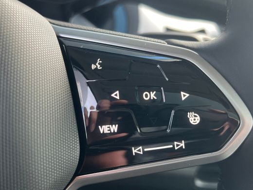 Volkswagen ID. Buzz Pro Bulli Limited Edition 86 kWh LWB 7p. | Trekhaak | Glazen Dak | Sluithulp | 7 persoons | Two-T... ActivLease financial lease