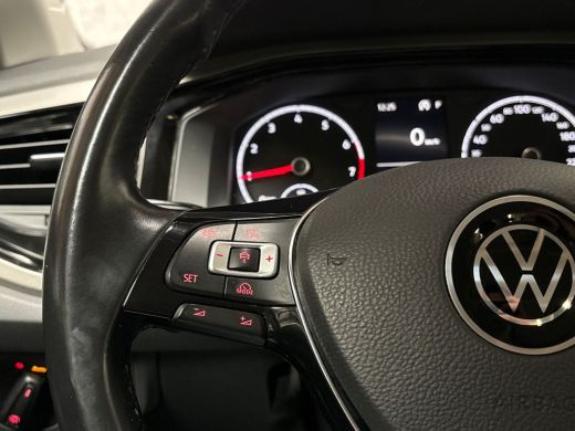 Volkswagen Polo 1.0 TSI Highline Sportline Automaat (APPLE CARPLAY, GROOT NAVI, CLIMATE, CAMERA, STOELVERWARMING,... ActivLease financial lease