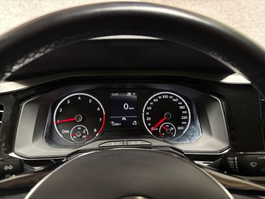 Volkswagen Polo 1.0 TSI Highline Sportline Automaat (APPLE CARPLAY, GROOT NAVI, CLIMATE, CAMERA, STOELVERWARMING,... ActivLease financial lease