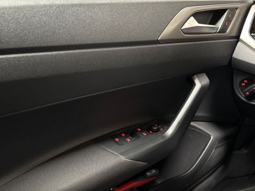 Volkswagen Polo 1.0 TSI Highline Sportline Automaat (APPLE CARPLAY, GROOT NAVI, CLIMATE, CAMERA, STOELVERWARMING,... ActivLease financial lease