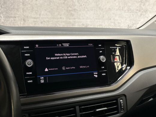 Volkswagen Polo 1.0 TSI Highline Sportline Automaat (APPLE CARPLAY, GROOT NAVI, CLIMATE, CAMERA, STOELVERWARMING,... ActivLease financial lease