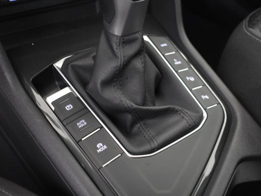 Volkswagen Tiguan 1.4 TSI eHybrid Business Plus PHEV | STUURVERW. | CAMERA | NAVIGATIE | FULL LED | DAB+ ActivLease financial lease