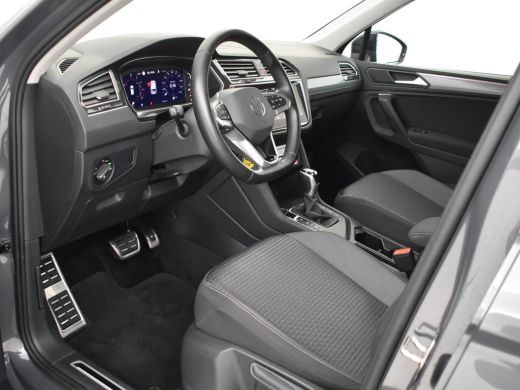 Volkswagen Tiguan 1.4 TSI eHybrid Business Plus PHEV | STUURVERW. | CAMERA | NAVIGATIE | FULL LED | DAB+ ActivLease financial lease