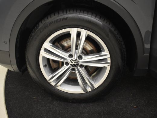 Volkswagen Tiguan 1.4 TSI eHybrid Business Plus PHEV | STUURVERW. | CAMERA | NAVIGATIE | FULL LED | DAB+ ActivLease financial lease