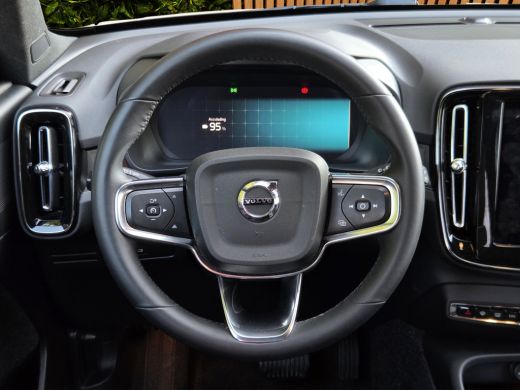 Volvo  EX40 Single Motor Plus 70 kWh | Trekhaak | Camera | Adaptive Cruise | CarPlay | Keyless ActivLease financial lease