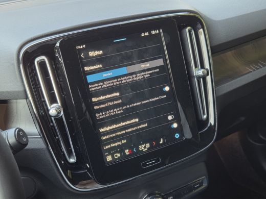 Volvo  EX40 Single Motor Plus 70 kWh | Trekhaak | Camera | Adaptive Cruise | CarPlay | Keyless ActivLease financial lease