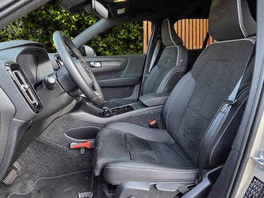 Volvo  EX40 Single Motor Plus 70 kWh | Trekhaak | Camera | Adaptive Cruise | CarPlay | Keyless ActivLease financial lease