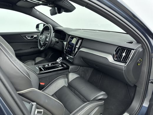Volvo  V60 T6 Recharge Plus Dark | 18" | Sporstoelen | Trekhaak | 360 Camera  Harman Kardon | Adaptieve Crui... ActivLease financial lease
