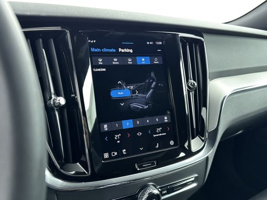Volvo  V60 T6 Recharge Plus Dark | 18" | Sporstoelen | Trekhaak | 360 Camera  Harman Kardon | Adaptieve Crui... ActivLease financial lease