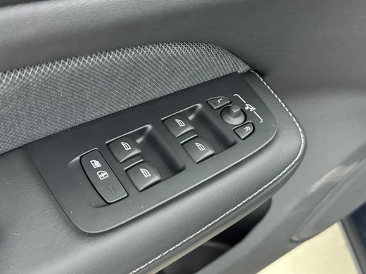 Volvo  V60 T6 Recharge Plus Dark | 18" | Sporstoelen | Trekhaak | 360 Camera  Harman Kardon | Adaptieve Crui... ActivLease financial lease