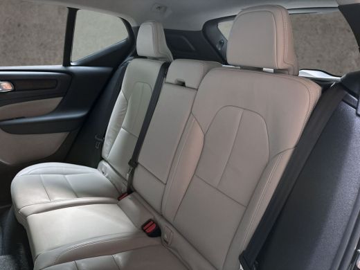 Volvo  XC40 1.5 T4 Recharge Inscription 211Pk Automaat (APPLE CARPLAY, GROOT NAVI, LEDER, STOELVERWARMING, SP... ActivLease financial lease