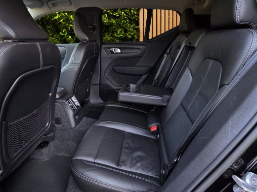 Volvo  XC40 1.5 T4 Recharge Inscription | Trekhaak | Camera | Stuur/stoelverwarming | Adaptive Cruise ActivLease financial lease