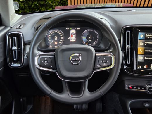 Volvo  XC40 1.5 T4 Recharge Inscription | Trekhaak | Camera | Stuur/stoelverwarming | Adaptive Cruise ActivLease financial lease