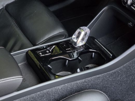 Volvo  XC40 1.5 T4 Recharge Inscription | Trekhaak | Camera | Stuur/stoelverwarming | Adaptive Cruise ActivLease financial lease