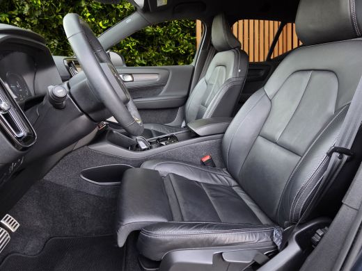 Volvo  XC40 1.5 T4 Recharge R-Design | 360 Camera | Adaptive Cruise | Keyless | Stuur/stoelverwarming ActivLease financial lease