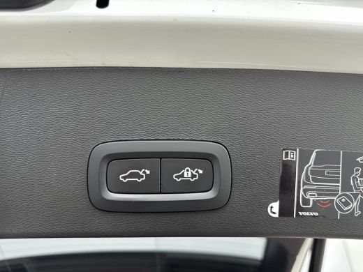 Volvo  XC40 1.5 T5 Recharge R-Design | Trekhaak | Pannoramadak | PDC V+A en Camera | Adaptive Cruiscontrol | ... ActivLease financial lease