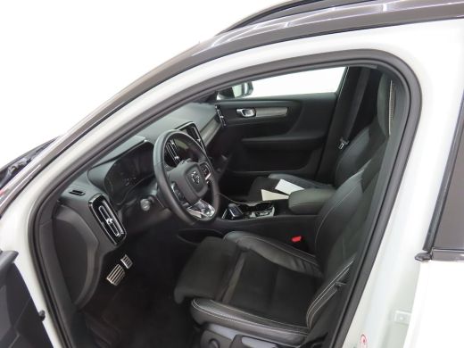 Volvo  XC40 1.5 T5 Recharge R-Design | Trekhaak | Pannoramadak | PDC V+A en Camera | Adaptive Cruiscontrol | ... ActivLease financial lease