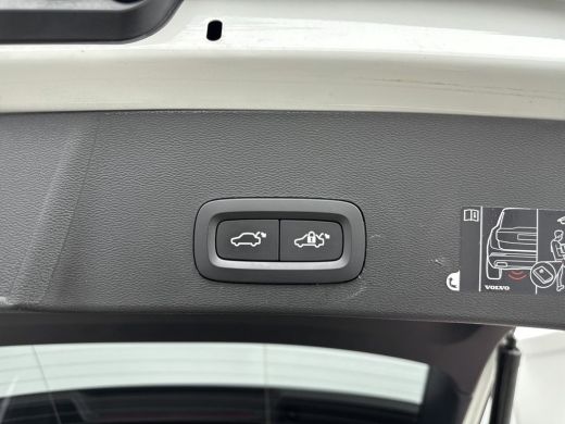 Volvo  XC40 1.5 T5 Recharge R-Design | Trekhaak | Pannoramadak | PDC V+A en Camera | Adaptive Cruiscontrol | ... ActivLease financial lease