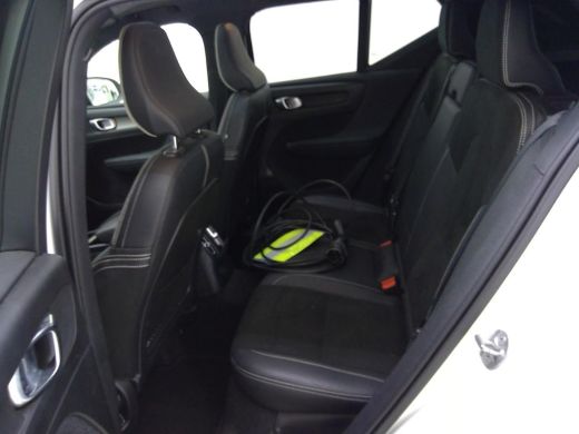 Volvo  XC40 1.5 T5 Recharge R-Design | Trekhaak | Pannoramadak | PDC V+A en Camera | Adaptive Cruiscontrol | ... ActivLease financial lease