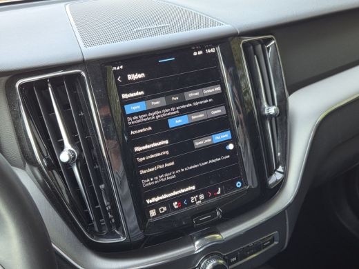 Volvo  XC60 2.0 T6 Plug-in hybrid AWD Inscription Expression | Trekhaak | 360 Cam | Pano | Memory | Harman/Ka... ActivLease financial lease