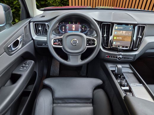 Volvo  XC60 2.0 T6 Plug-in hybrid AWD Plus Bright | Trekhaak | 360 Cam | Pano | Memory | Harman/Kardon ActivLease financial lease