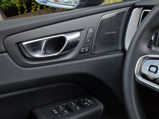 Volvo  XC60 2.0 T6 Plug-in hybrid AWD Plus Bright | Trekhaak | 360 Cam | Pano | Memory | Harman/Kardon ActivLease financial lease