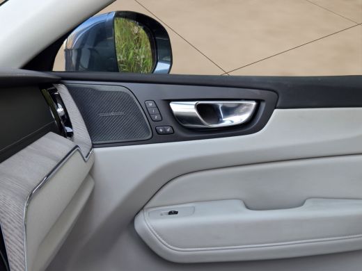 Volvo  XC60 2.0 T8 Plug-in hybrid AWD Inscription | Luchtvering | Massage/ventilatie | Head-up | Pano | 360 C... ActivLease financial lease