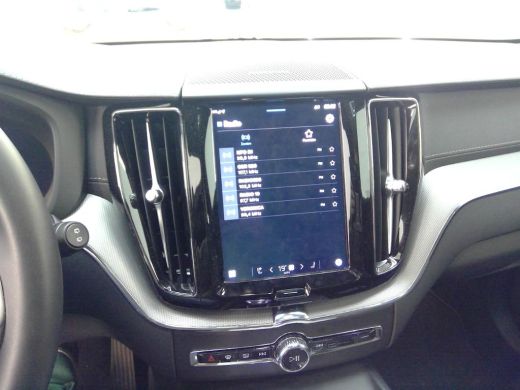 Volvo  XC60 2.0 T8 Plug-in hybrid AWD Ultra Black Edition | Luchtvering | PDC V+A en 360 camera | Trekhaak | ... ActivLease financial lease