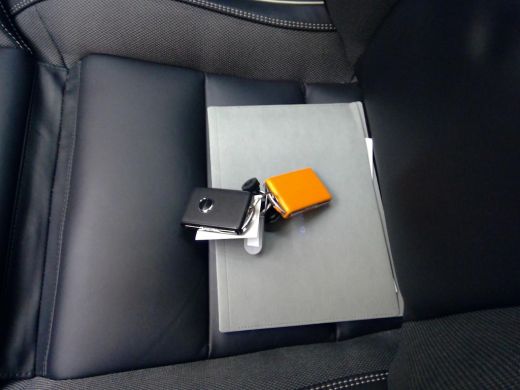 Volvo  XC60 2.0 T8 Plug-in hybrid AWD Ultra Black Edition | Luchtvering | PDC V+A en 360 camera | Trekhaak | ... ActivLease financial lease