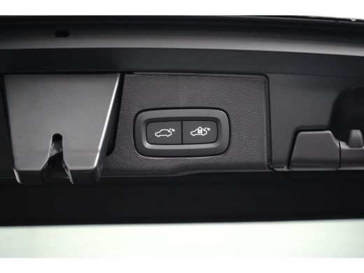 Volvo  XC60 Plus Black Edition Recharge Plug-In Hybrid AWD | 360cam | Harman Kardon | BLIS | NP. &euro;74.300,- ActivLease financial lease