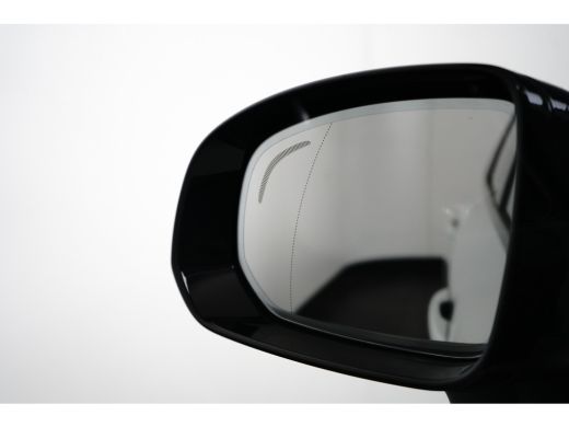 Volvo  XC60 Plus Black Edition Recharge Plug-In Hybrid AWD | 360cam | Harman Kardon | BLIS | NP. &euro;74.300,- ActivLease financial lease