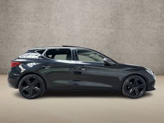 Seat Leon 1.0 eTSI FR Intense Sport Automaat (SCHUIFDAK, BLACK PACK, APPLE CARPLAY, GROOT NAVI, CAMERA, GET...