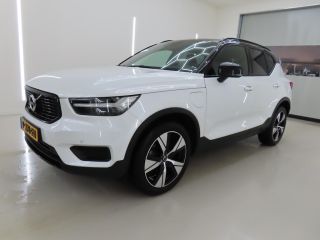 Volvo  XC40 1.5 T5 Recharge R-Design | Trekhaak | Pannoramadak | PDC V+A en Camera | Adaptive Cruiscontrol | ...