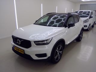 Volvo  XC40 1.5 T5 Recharge R-Design | Trekhaak | Pannoramadak | PDC V+A en Camera | Adaptive Cruiscontrol | ...