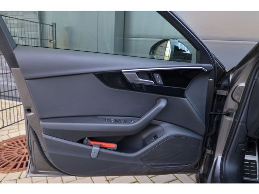 Audi A4 Avant 35 TFSI S edition Competition | NAP! | BTW | PANO | S-LINE | MATRIX | CARPLAY | ActivLease financial lease